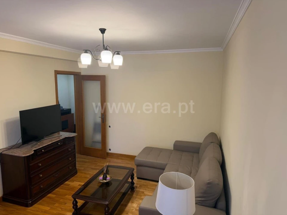 Apartamento T2 para Venda em Oliveira do Douro Foto 1