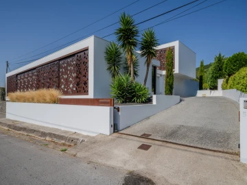 Moradia T5 para Venda em Famalicão