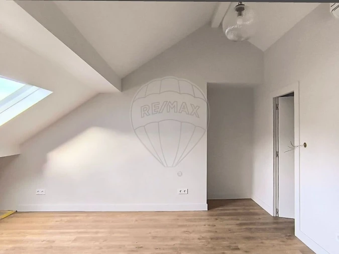 Apartamento T2 para Venda em Santo António Foto 8