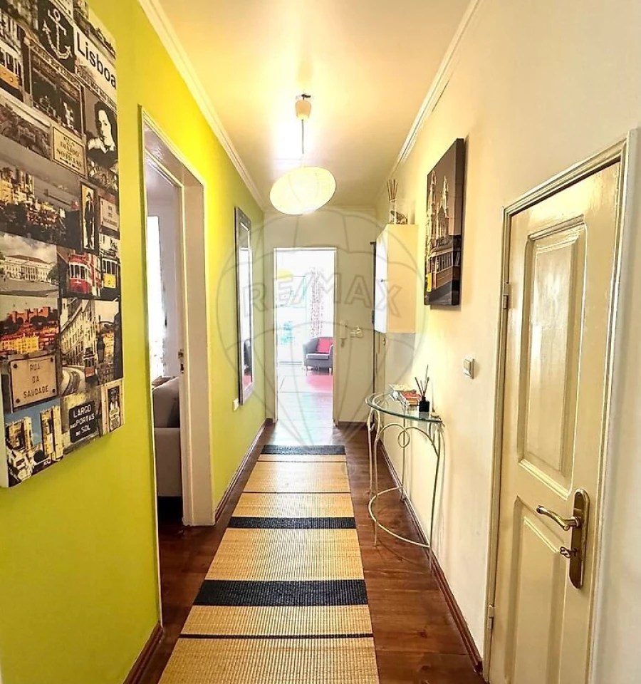 Apartamento T2 para Venda em Misericórdia Foto 7
