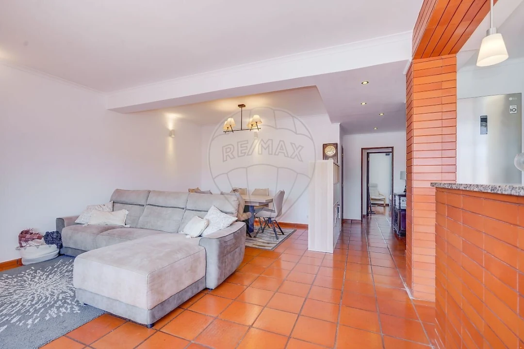 Apartamento T2 para Venda em Santa Maria e São Miguel, São Martinho, São Pedro Penaferrim Foto 1