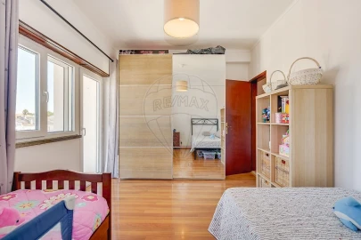 Apartamento T2 para Venda em Santa Maria e São Miguel, São Martinho, São Pedro Penaferrim