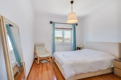 Apartamento T2 para Venda em Santa Maria e São Miguel, São Martinho, São Pedro Penaferrim