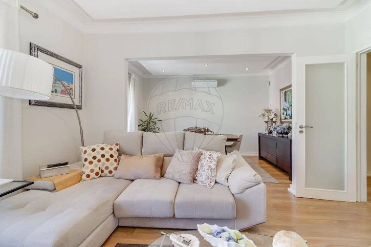 Apartamento T3 para Venda em Alvalade Foto 3