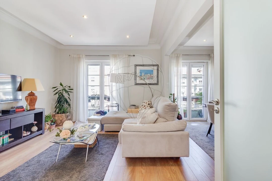 Apartamento T3 para Venda em Alvalade Foto 1