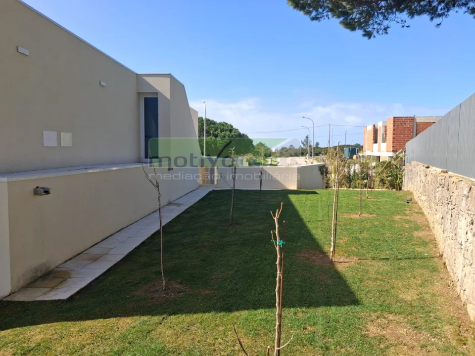 Moradia T6 para Venda em Santa Maria e São Miguel, São Martinho, São Pedro Penaferrim Foto 15
