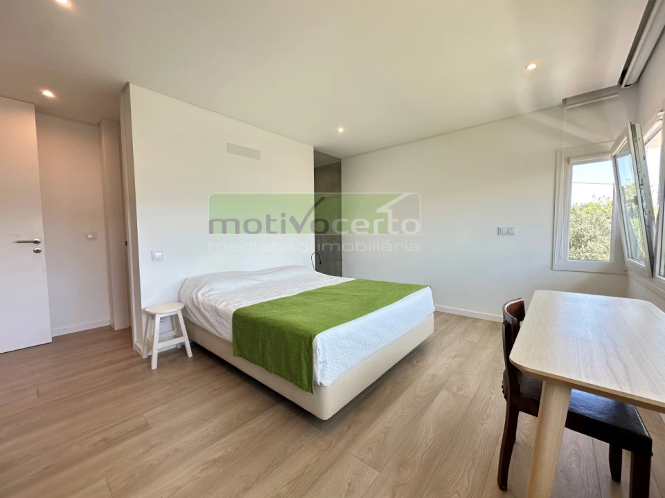 Moradia T6 para Venda em Santa Maria e São Miguel, São Martinho, São Pedro Penaferrim Foto 14