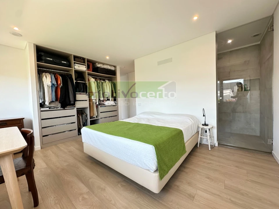Moradia T6 para Venda em Santa Maria e São Miguel, São Martinho, São Pedro Penaferrim Foto 15