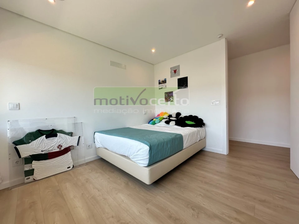 Moradia T6 para Venda em Santa Maria e São Miguel, São Martinho, São Pedro Penaferrim Foto 17