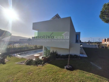 Moradia T6 para Venda em Santa Maria e São Miguel, São Martinho, São Pedro Penaferrim
