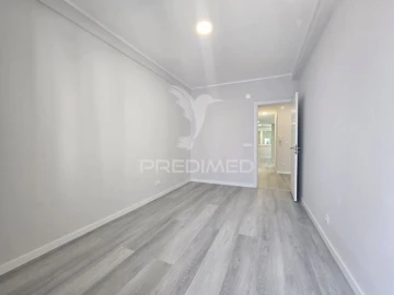 Apartamento T2 para Venda em Oeiras e São Julião da Barra, Paço de Arcos e Caxias