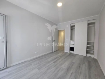 Apartamento T2 para Venda em Oeiras e São Julião da Barra, Paço de Arcos e Caxias