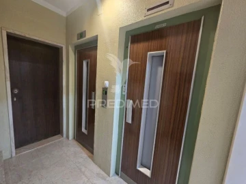 Apartamento T2 para Venda em Oeiras e São Julião da Barra, Paço de Arcos e Caxias