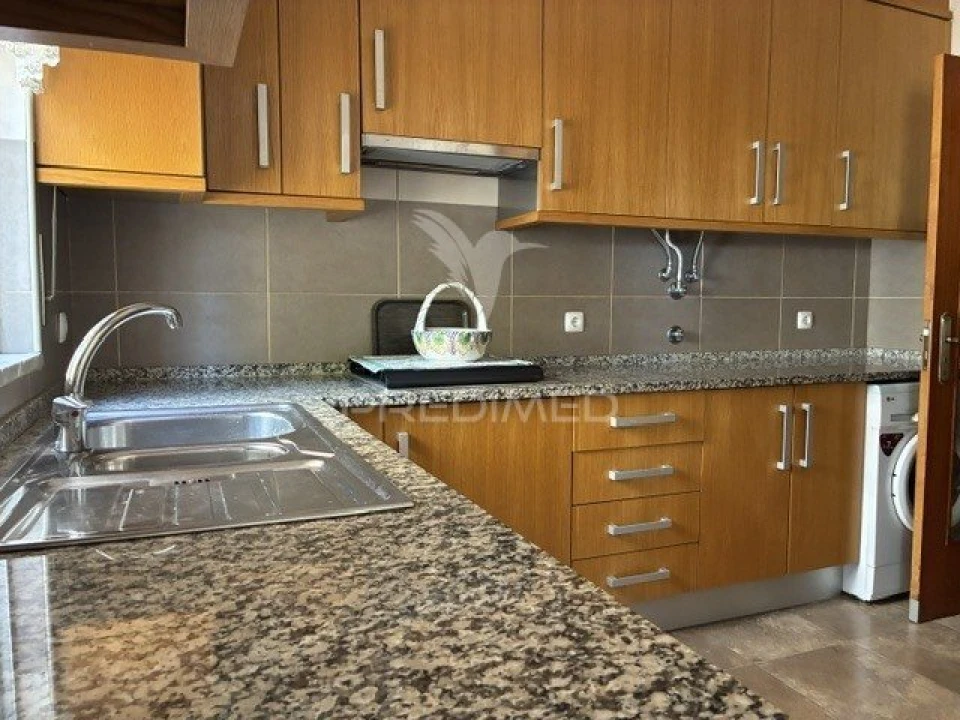 Apartamento T4 para Venda em Olhão Foto 4