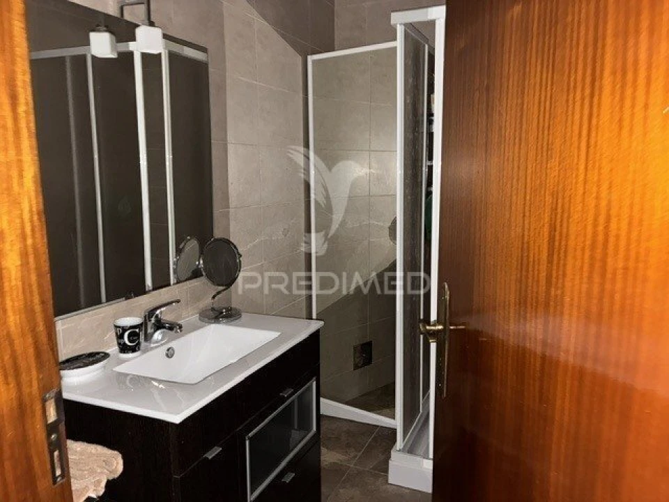 Apartamento T4 para Venda em Olhão Foto 7