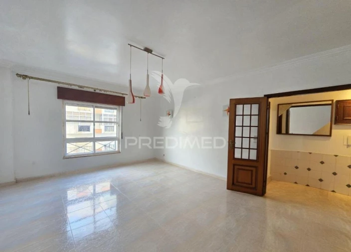Apartamento T2 para Venda em Algueirão-Mem Martins Foto 5