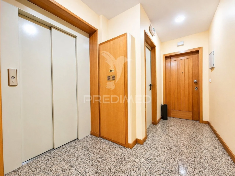 Apartamento T3 para Venda em Vila Verde e Barbudo Foto 39