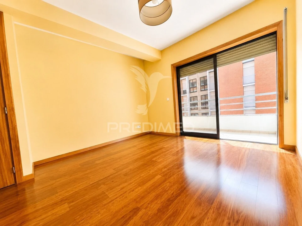 Apartamento T3 para Venda em Vila Verde e Barbudo Foto 23