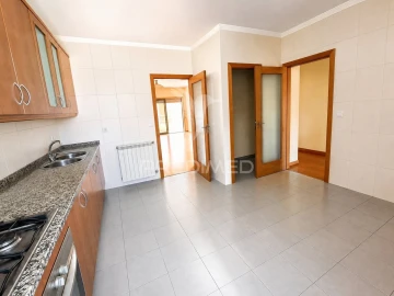 Apartamento T3 para Venda em Vila Verde e Barbudo
