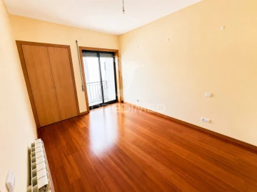 Apartamento T3 para Venda em Vila Verde e Barbudo
