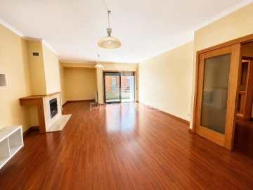 Apartamento T3 para Venda em Vila Verde e Barbudo