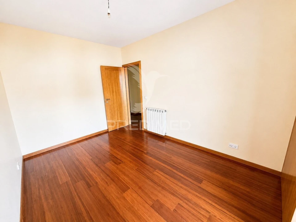 Apartamento T3 para Venda em Vila Verde e Barbudo Foto 36