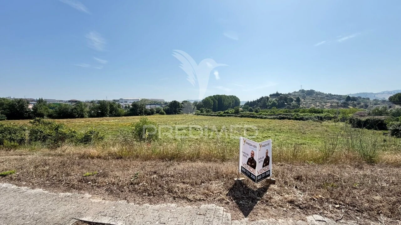 Terreno para Venda em Mirandela Foto 1