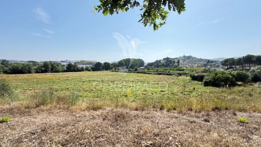 Terreno para Venda em Mirandela Foto 2