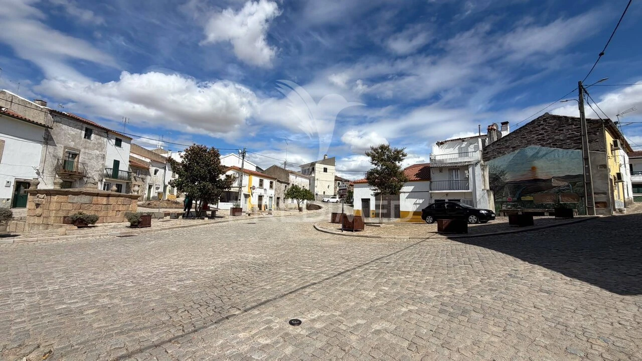 Moradia T3 para Venda em Ladoeiro Foto 1