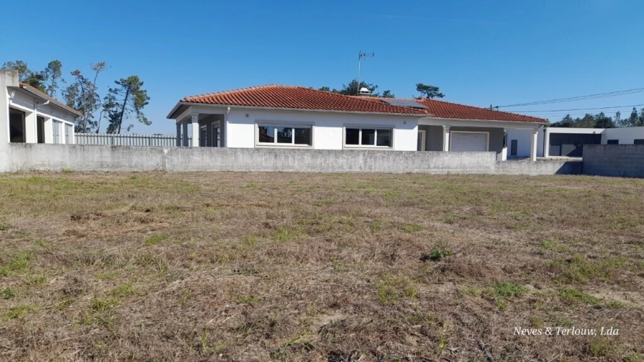 Moradia T3 para Venda em Monte Redondo e Carreira Foto 43