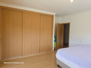 Moradia T3 para Venda em Monte Redondo e Carreira