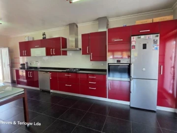 Moradia T3 para Venda em Monte Redondo e Carreira