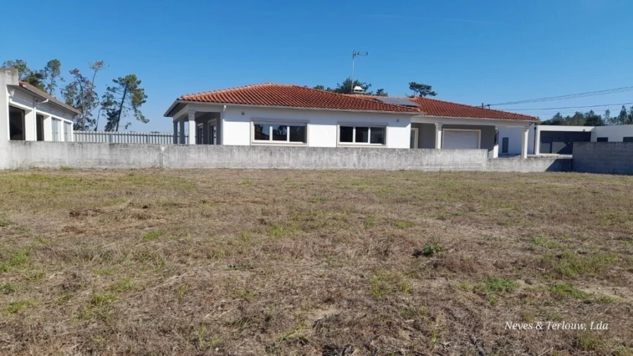 Moradia T3 para Venda em Monte Redondo e Carreira Foto 43