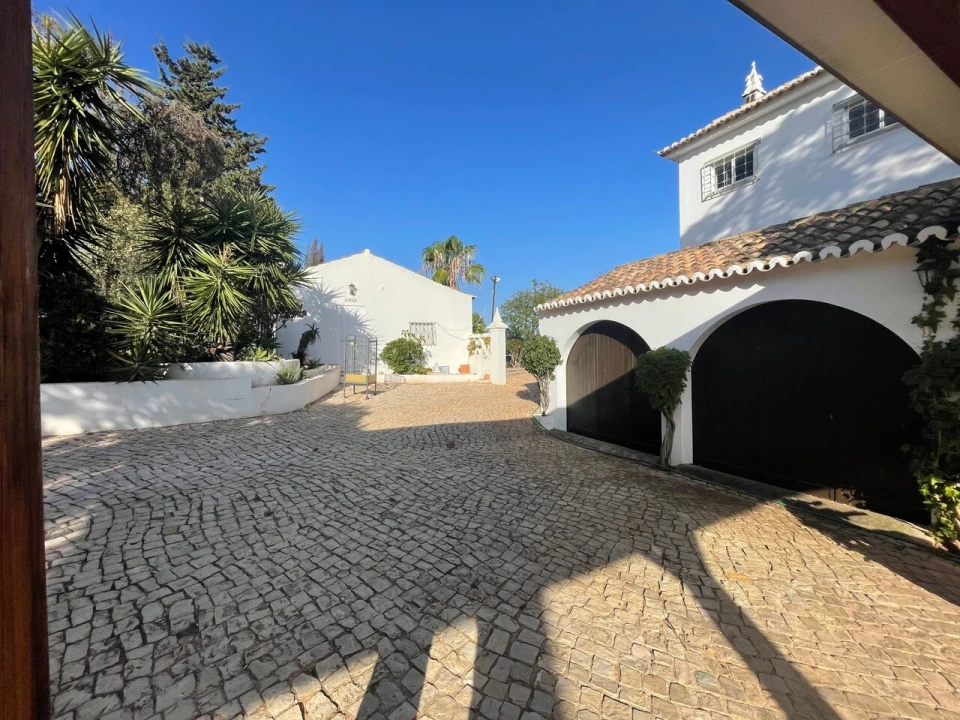 Moradia T6 para Venda em Albufeira e Olhos de Água Foto 4