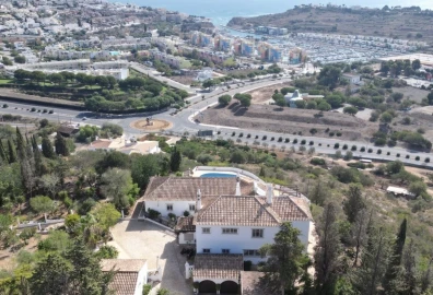 Moradia T6 para Venda em Albufeira e Olhos de Água
