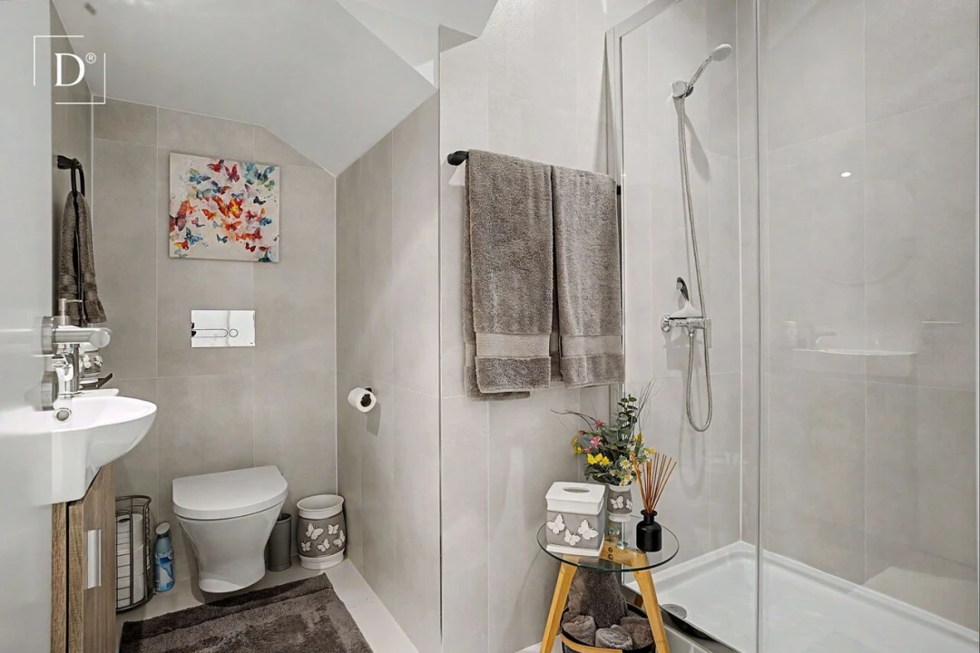 Moradia T4 para Venda em Guia Foto 13