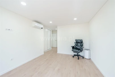 Apartamento T3 para Venda em Teixoso e Sarzedo