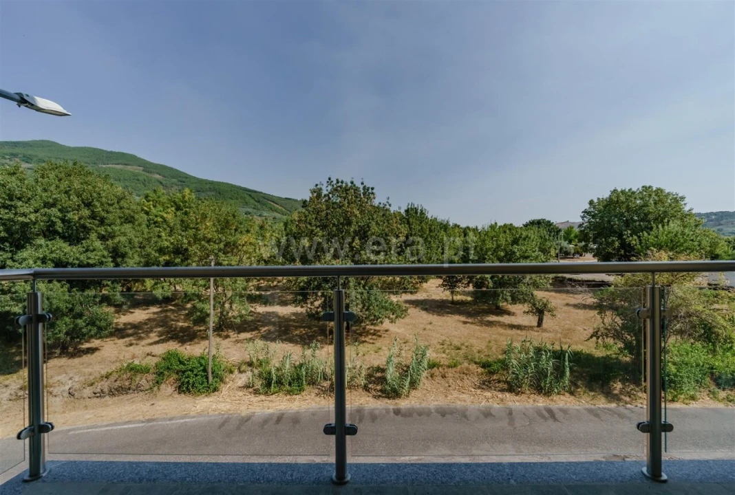 Apartamento T3 para Venda em Teixoso e Sarzedo Foto 13