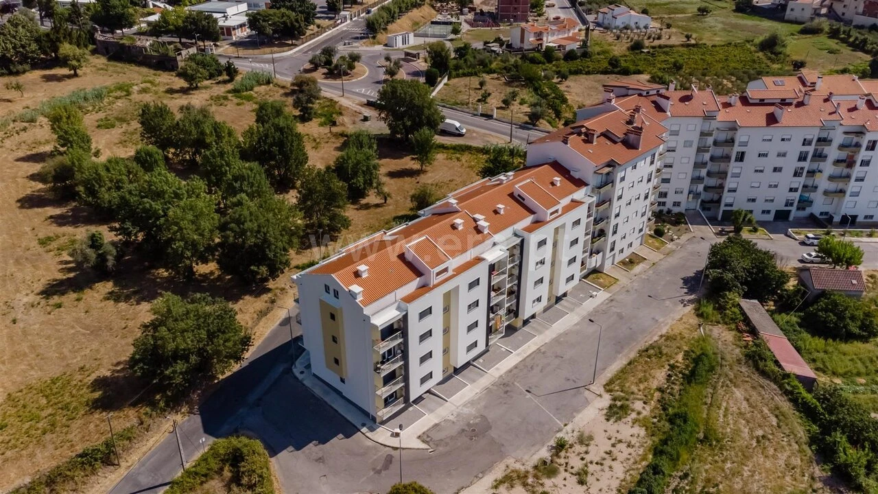 Apartamento T3 para Venda em Teixoso e Sarzedo Foto 1