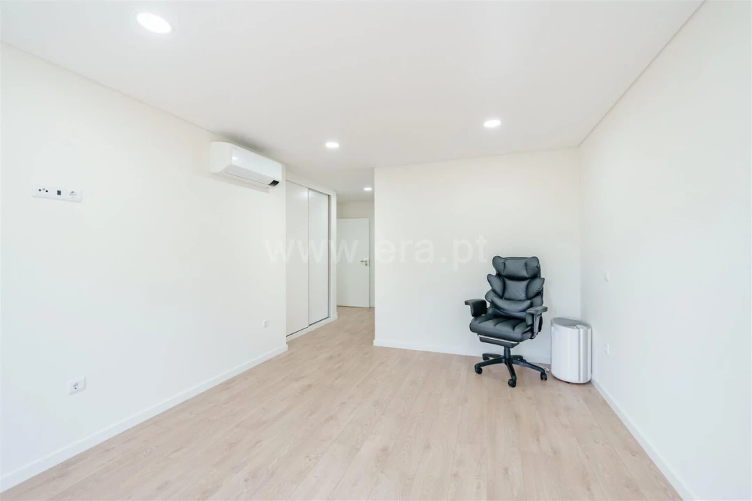 Apartamento T3 para Venda em Teixoso e Sarzedo Foto 11