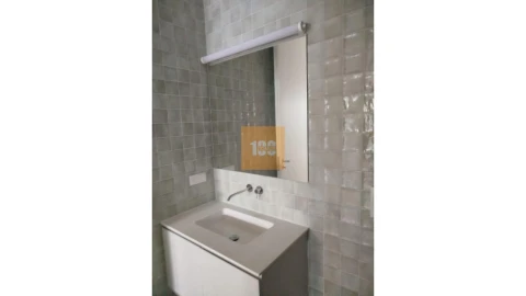 Apartamento para Venda em Cedofeita, Santo Ildefonso, Sé, Miragaia, São Nicolau e Vitória