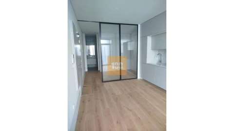 Apartamento para Venda em Cedofeita, Santo Ildefonso, Sé, Miragaia, São Nicolau e Vitória