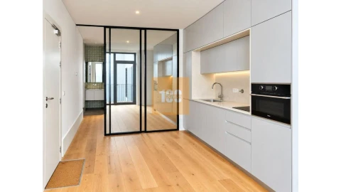 Apartamento para Venda em Cedofeita, Santo Ildefonso, Sé, Miragaia, São Nicolau e Vitória