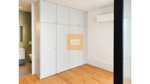 Apartamento para Venda em Cedofeita, Santo Ildefonso, Sé, Miragaia, São Nicolau e Vitória