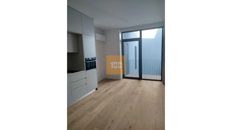 Apartamento para Venda em Cedofeita, Santo Ildefonso, Sé, Miragaia, São Nicolau e Vitória Foto 3