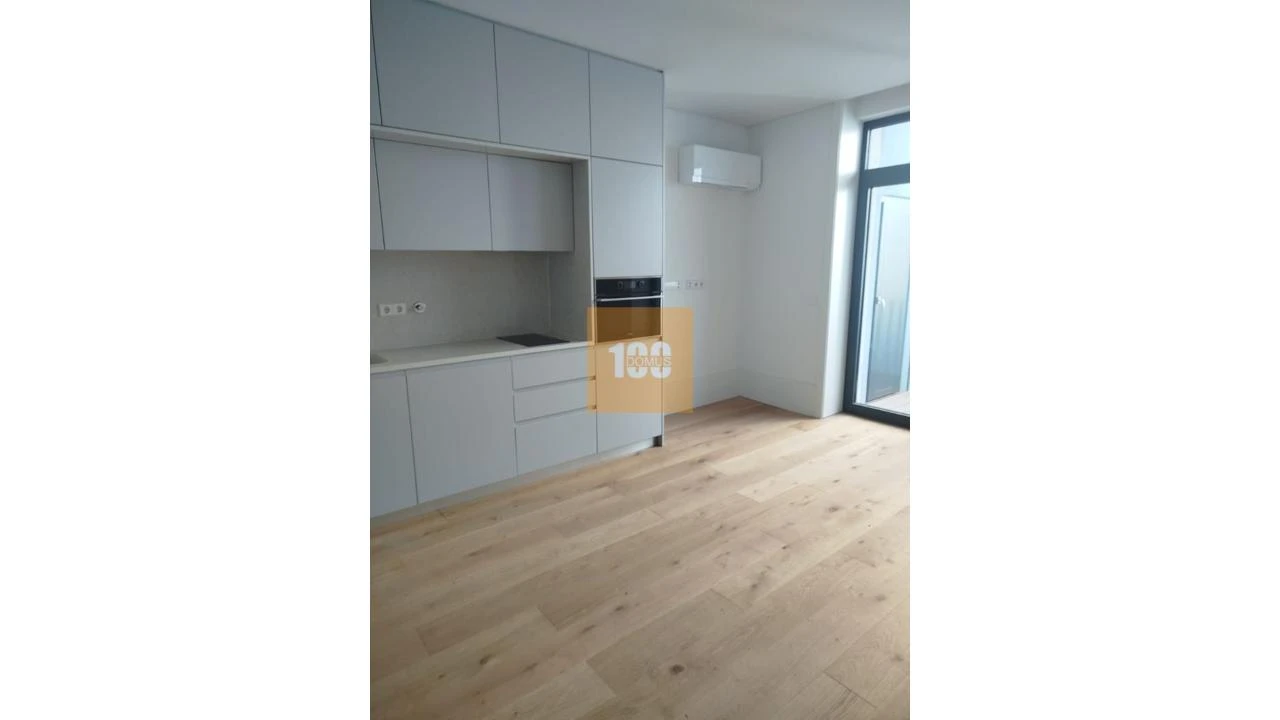 Apartamento para Venda em Cedofeita, Santo Ildefonso, Sé, Miragaia, São Nicolau e Vitória Foto 23