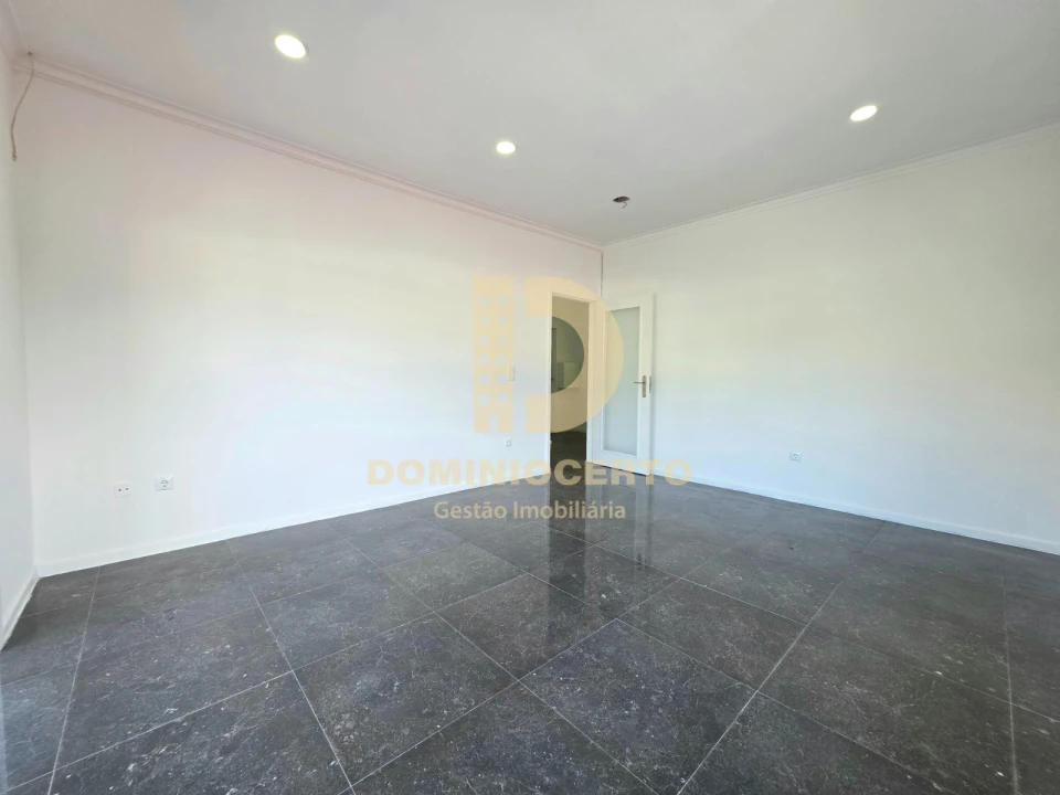 Apartamento T3 para Venda em Fânzeres e São Pedro da Cova Foto 8