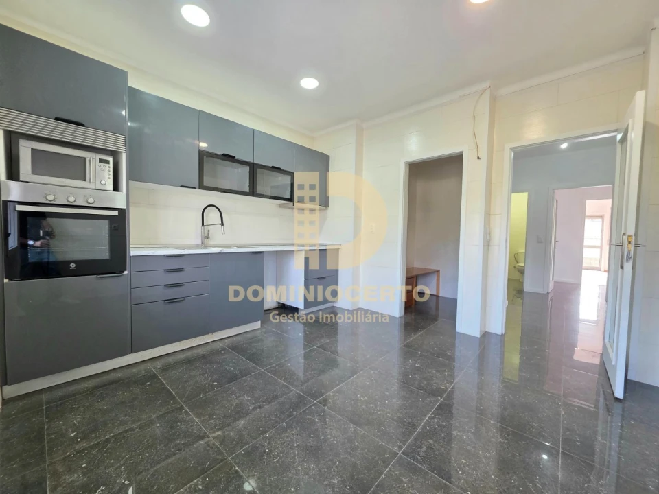 Apartamento T3 para Venda em Fânzeres e São Pedro da Cova Foto 6