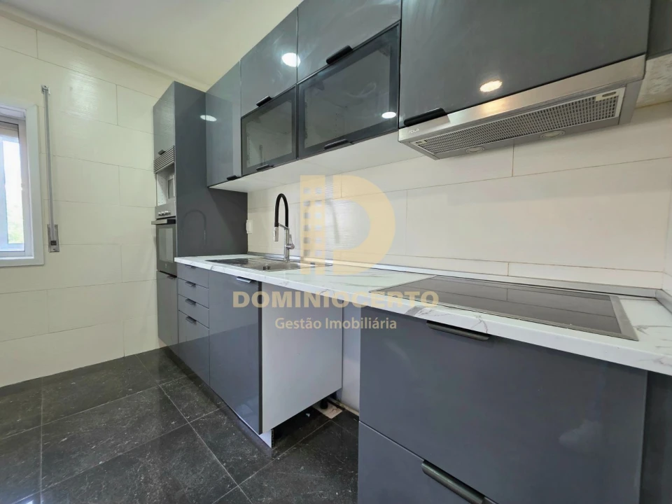 Apartamento T3 para Venda em Fânzeres e São Pedro da Cova Foto 12