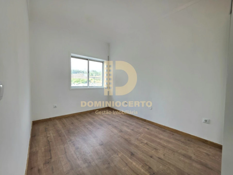 Apartamento T3 para Venda em Fânzeres e São Pedro da Cova Foto 17
